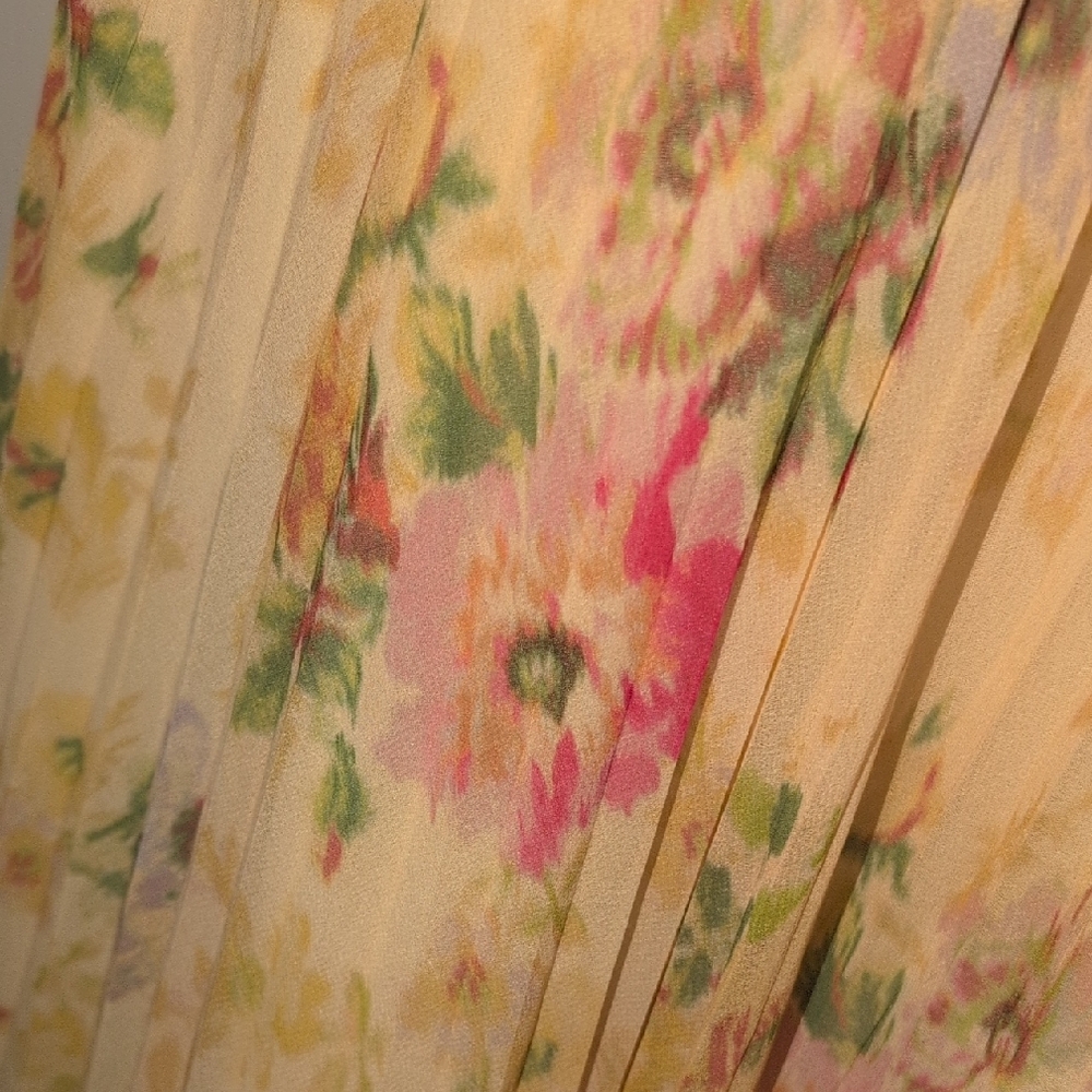 Wander Cream Floral Pleated Midi Dress with Pink and Green Accents - Picture 4 of 7
